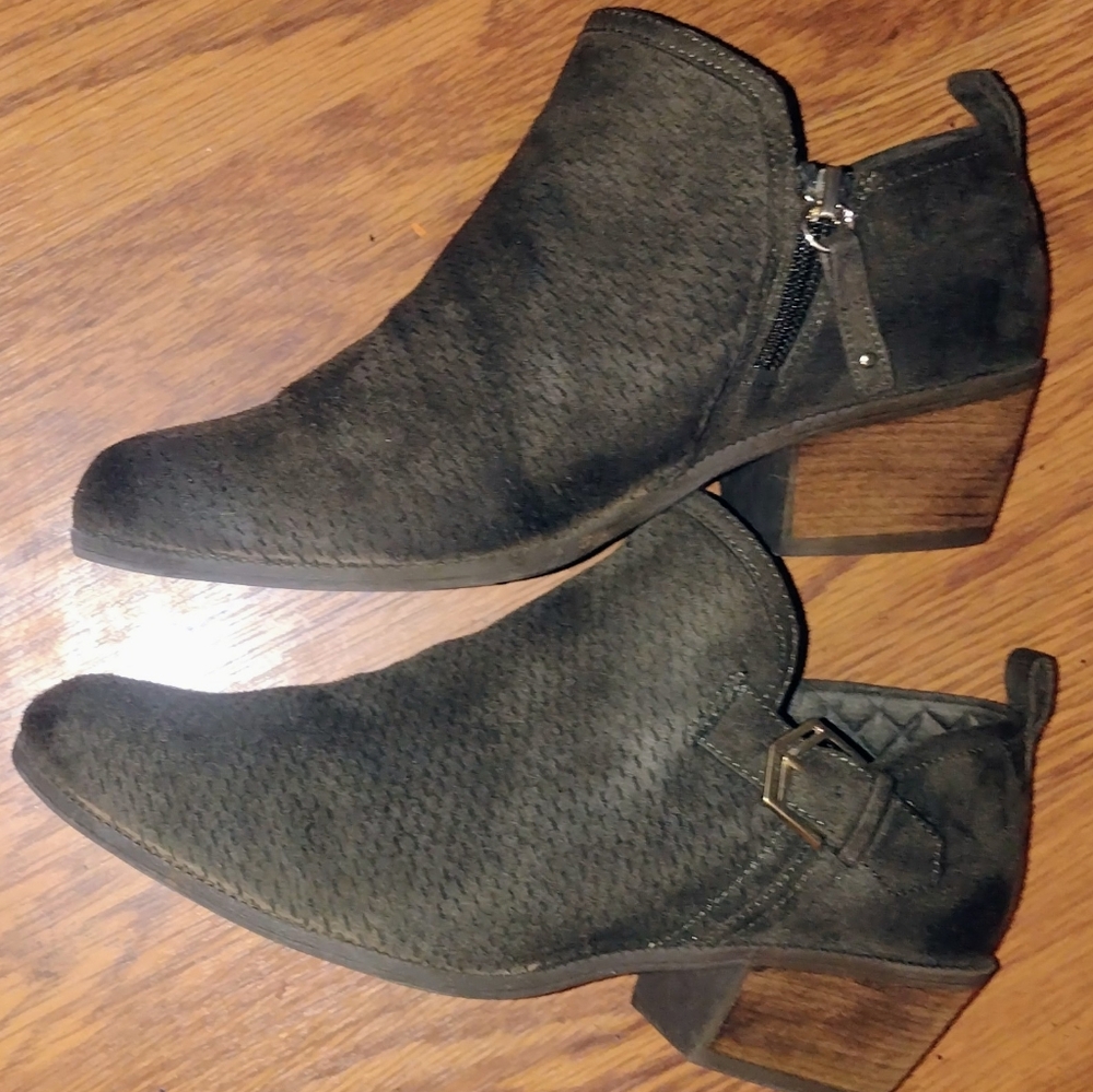Dr. Scholl's Textured Olive Ankle Booties#900 - Picture 3 of 3